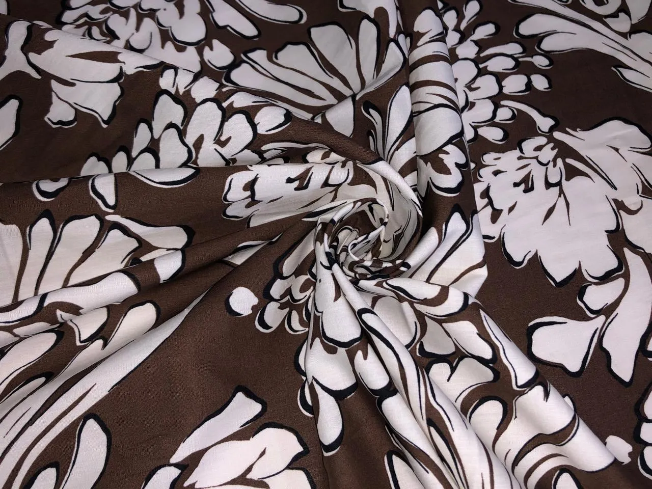 100% Cotton POPLIN BROWN AND WHITE FLORAL PRINT [16616ROLL]