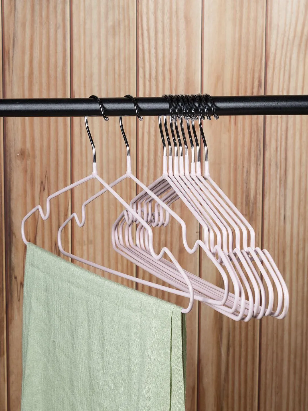 Iron, Cloth Hanger Set Of 6 Pcs, Plain, Glossy : Finish, Multicolor